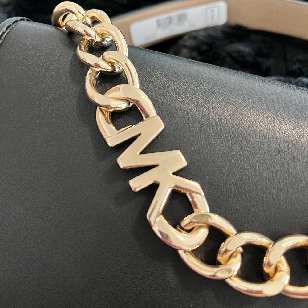Michael MICHAEL KORS Black belt bag- New